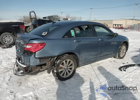 2011 Chrysler 200 Touring z USA, uszkodzony, nr VIN 1C3BC1FB3BN576836